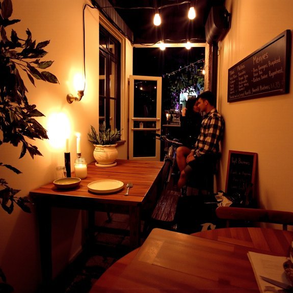 cozy intimate dining experiences