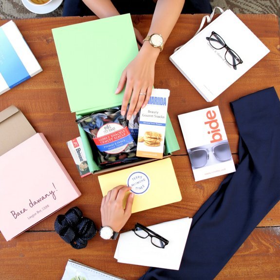 select thoughtful themed boxes